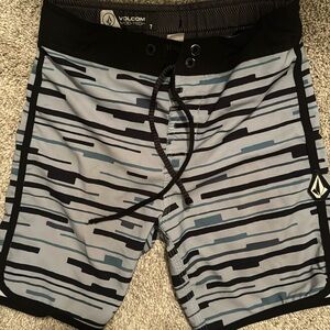 Volcom boys board shorts mod-tech, size 7.  Barely used